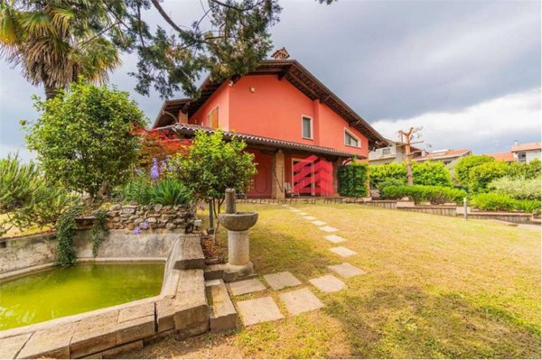 casa indipendente in vendita a Mezzomerico