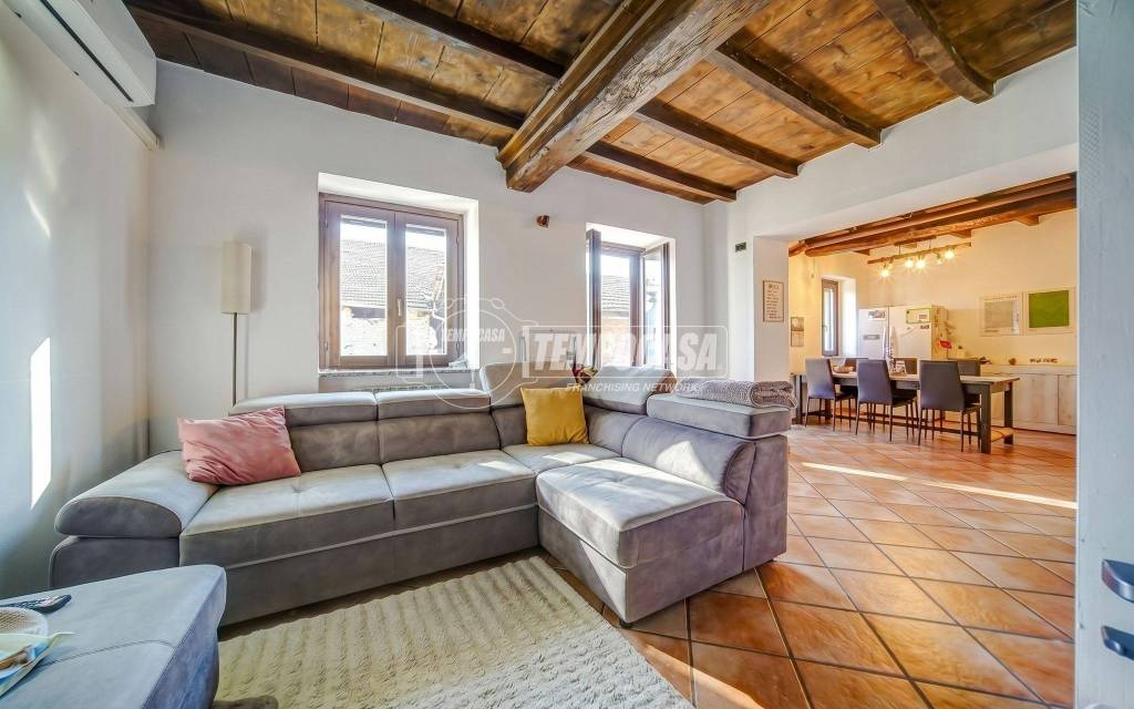 casa indipendente in vendita a Mezzomerico