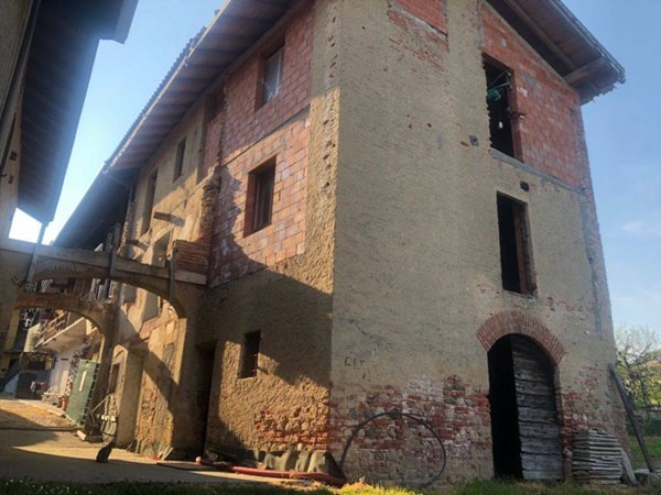 casale in vendita a Mezzomerico