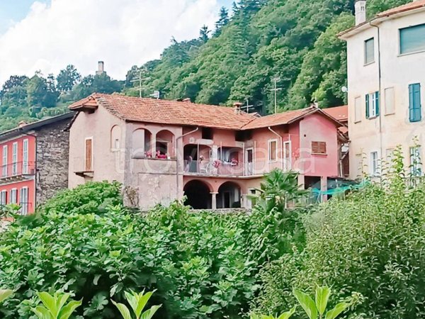 casa indipendente in vendita a Miasino in zona Carcegna