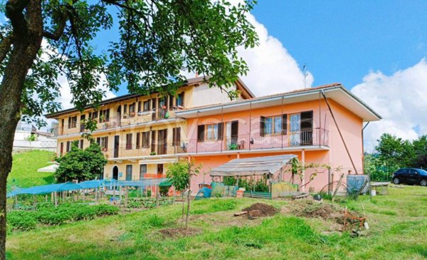 casa indipendente in vendita a Miasino