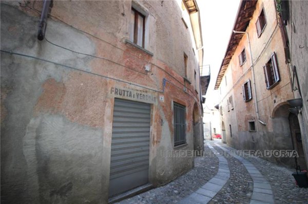 casa indipendente in vendita a Miasino