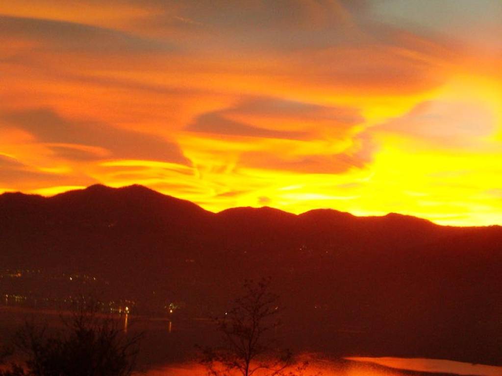 appartamento in vendita a Miasino in zona Carcegna