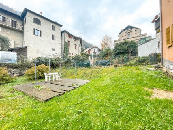 appartamento in vendita a Miasino in zona Carcegna