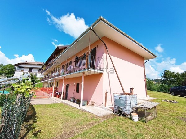 casa indipendente in vendita a Miasino