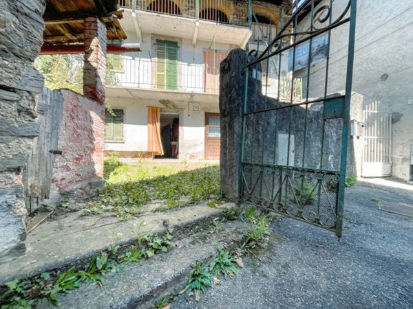 attico in vendita a Miasino in zona Pisogno