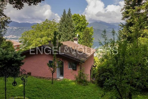 casa indipendente in vendita a Miasino in zona Carcegna