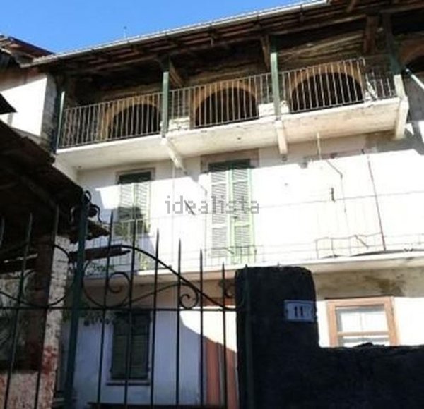 casa semindipendente in vendita a Miasino in zona Pisogno