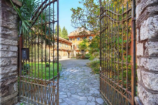 casa indipendente in vendita a Miasino