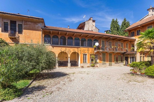 casa indipendente in vendita a Miasino
