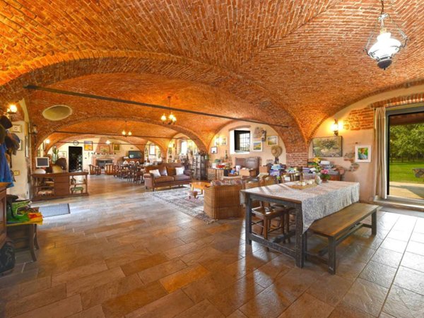 casa indipendente in vendita a Momo