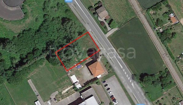 terreno edificabile in vendita a Momo