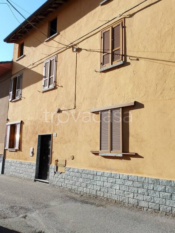 casa indipendente in vendita a Momo