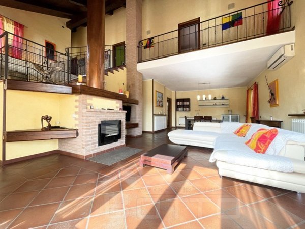 casa indipendente in vendita a Momo