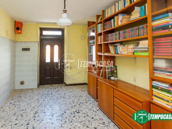 casa indipendente in vendita a Momo