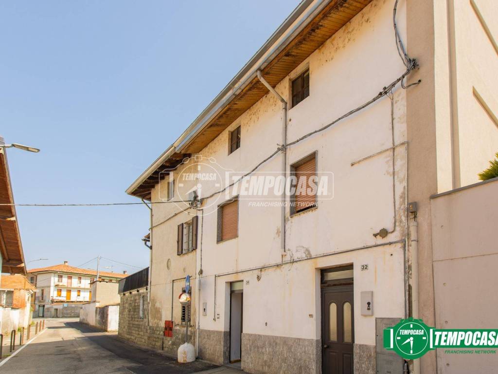 casa indipendente in vendita a Momo