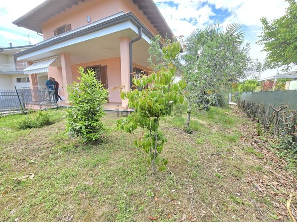 casa indipendente in vendita a Momo