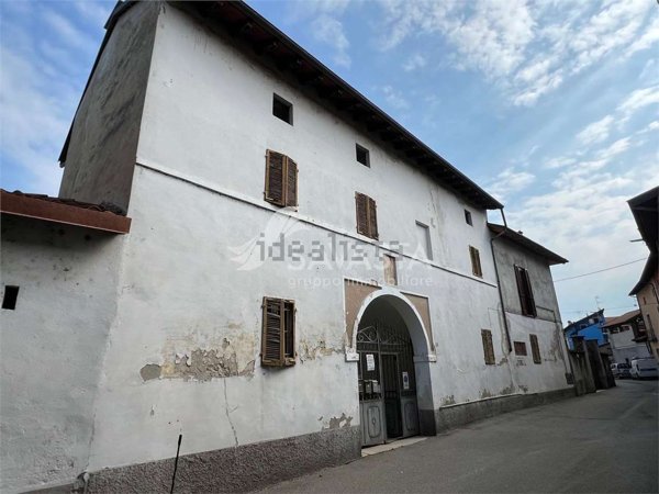 casa indipendente in vendita a Momo