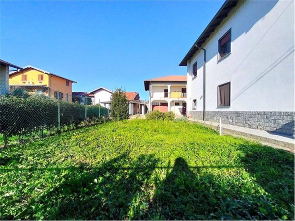 casa indipendente in vendita a Momo