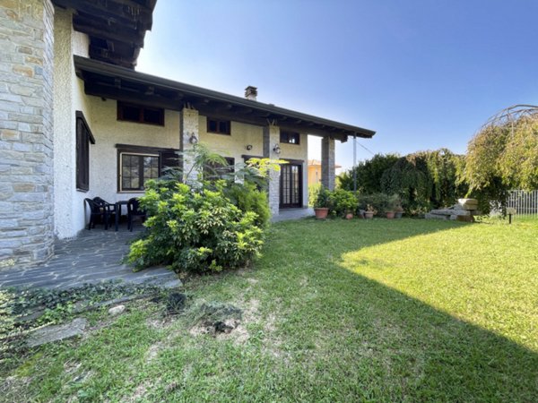 casa indipendente in vendita a Momo