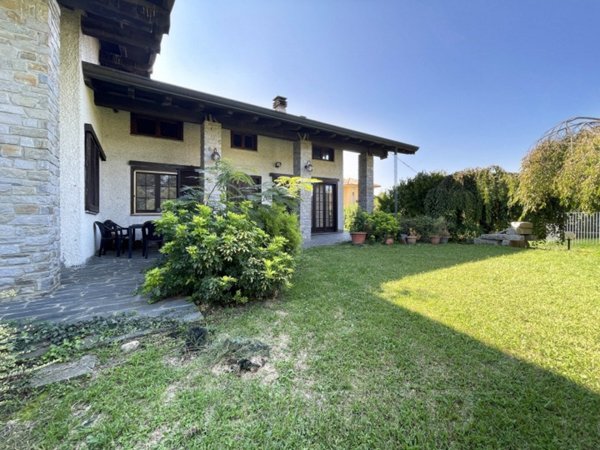 casa indipendente in vendita a Momo