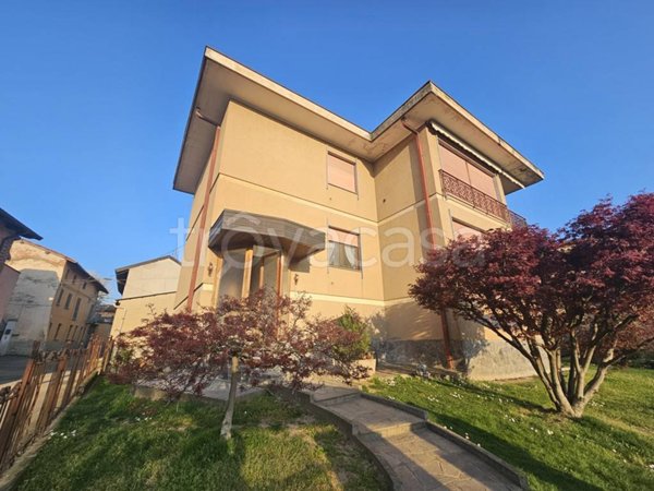 casa indipendente in vendita a Momo