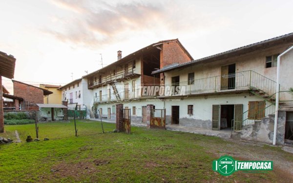 casa indipendente in vendita a Momo