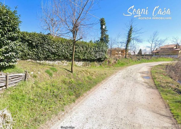 terreno edificabile in vendita a Momo