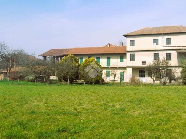 casa indipendente in vendita a Momo