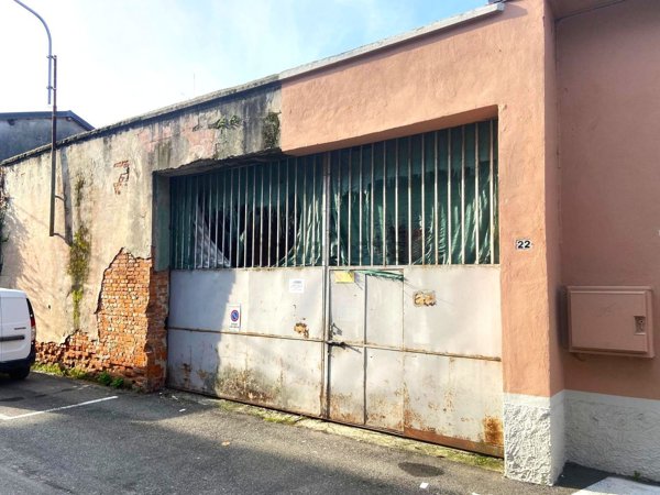 locale di sgombero in vendita a Momo