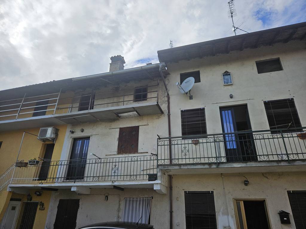 appartamento in vendita a Momo