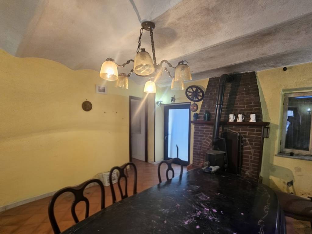 casa indipendente in vendita a Momo