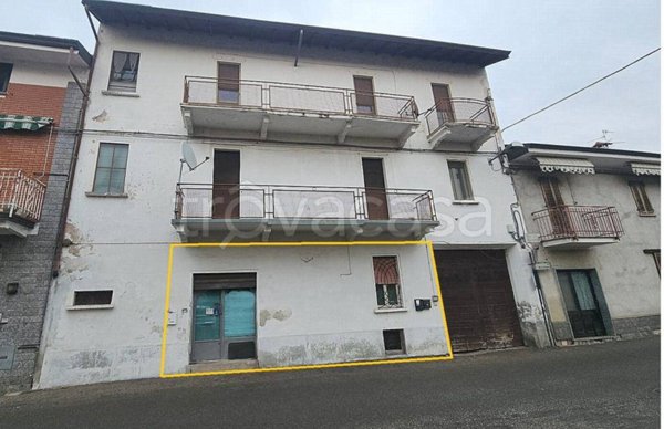 negozio in vendita a Momo