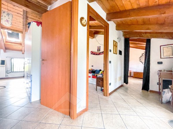 casa indipendente in vendita a Momo