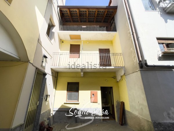 casa indipendente in vendita a Momo