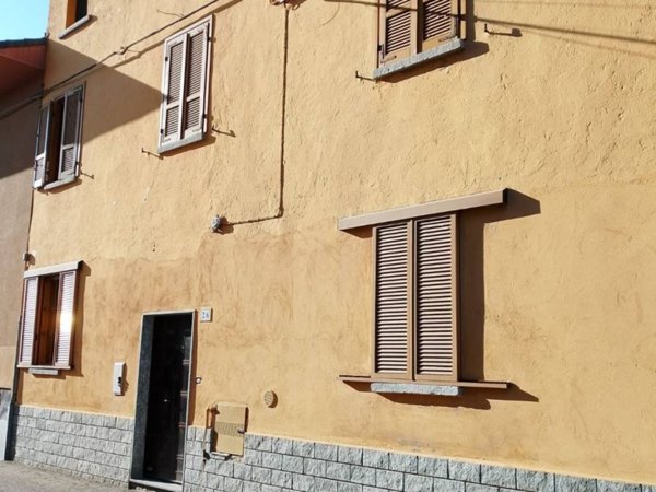 casa indipendente in vendita a Momo