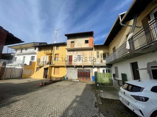 appartamento in vendita a Momo