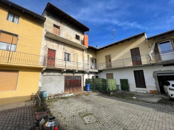 casa indipendente in vendita a Momo