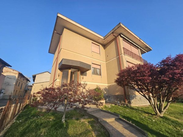 casa indipendente in vendita a Momo