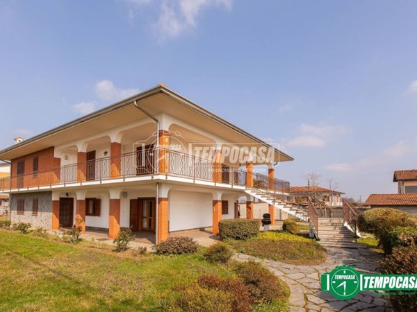 casa indipendente in vendita a Momo