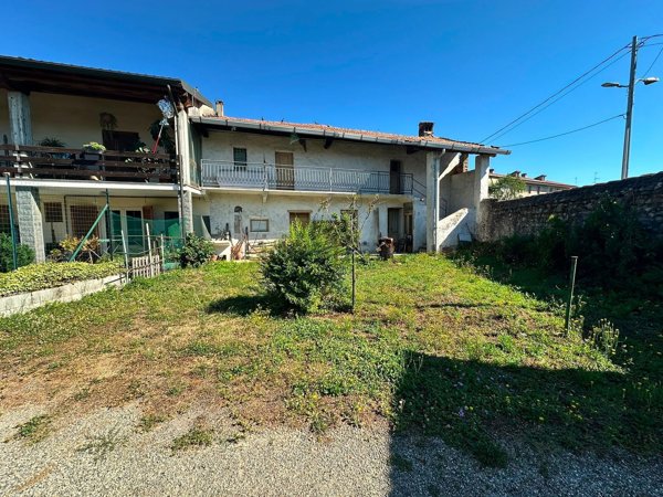 casa indipendente in vendita a Momo