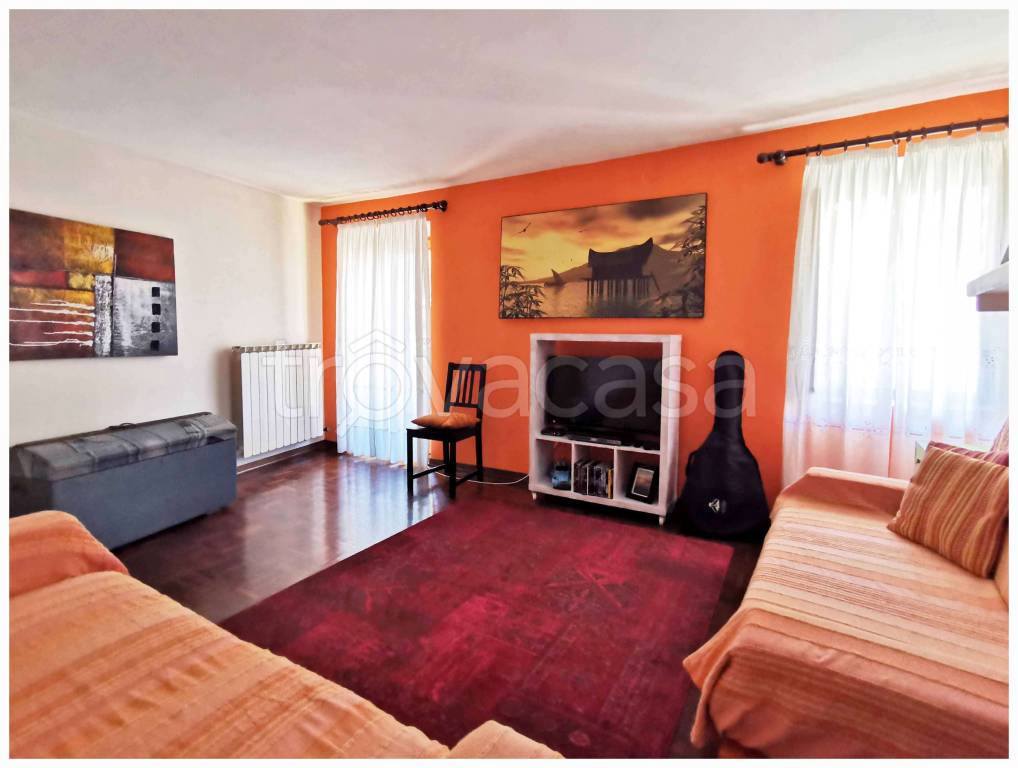 appartamento in vendita a Nebbiuno