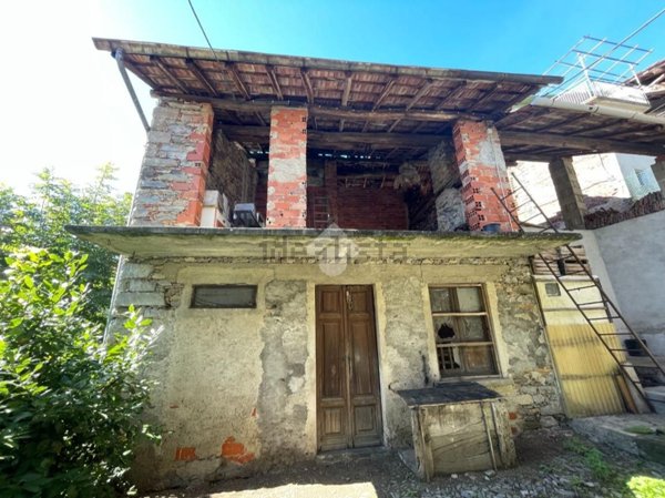 appartamento in vendita a Nebbiuno in zona Fosseno