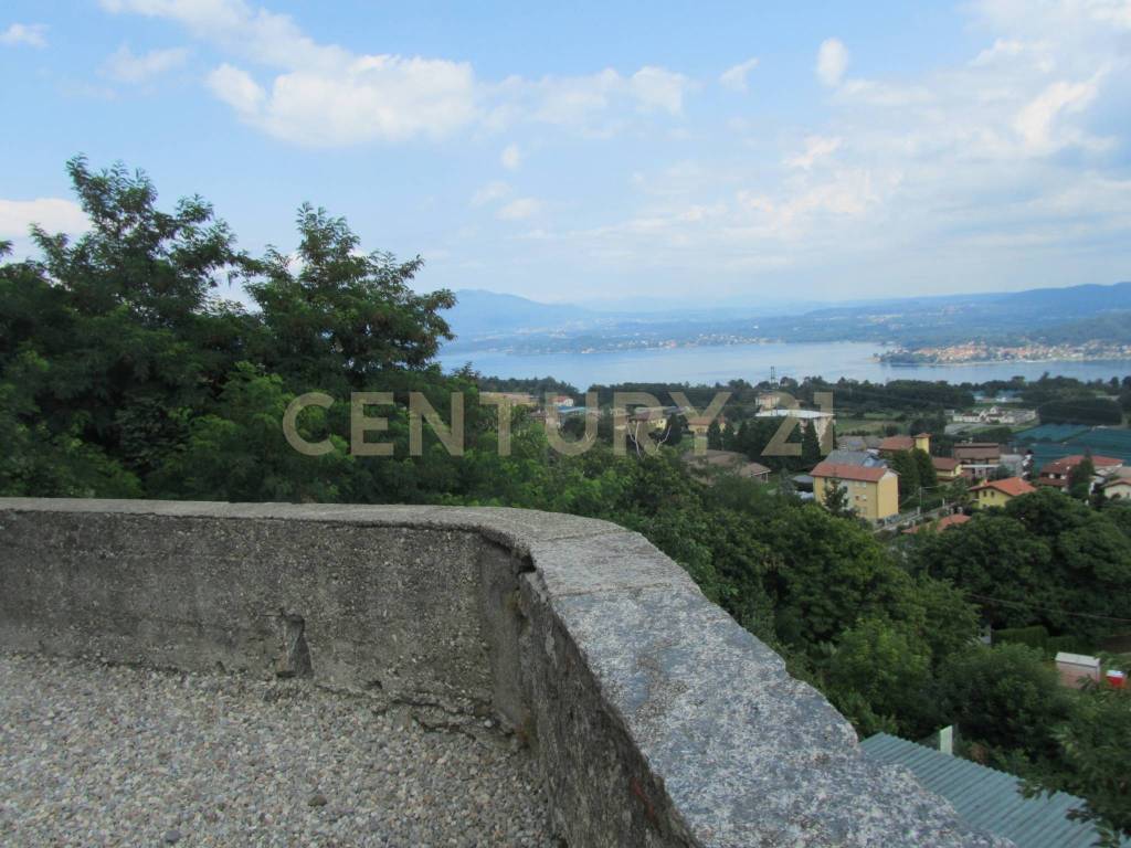 quadrivano in vendita a Nebbiuno in zona Tapigliano