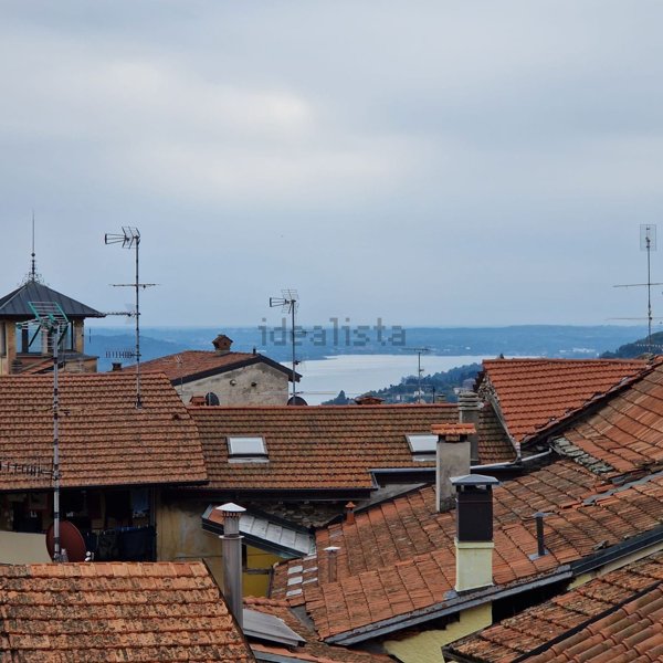 appartamento in vendita a Nebbiuno in zona Tapigliano
