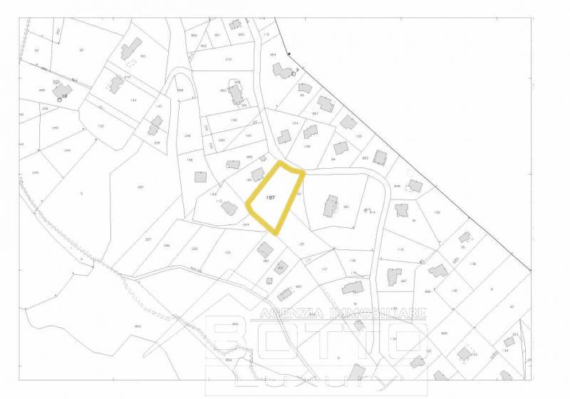 casa indipendente in vendita a Nebbiuno