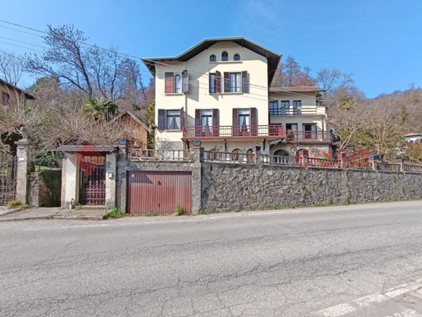 casa indipendente in vendita a Nebbiuno in zona Fosseno