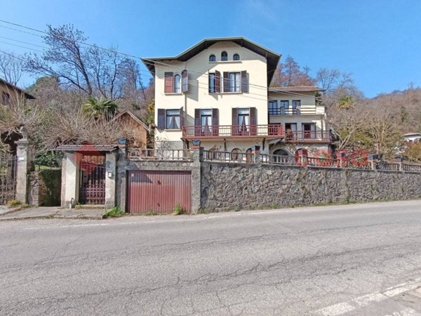 casa indipendente in vendita a Nebbiuno in zona Fosseno