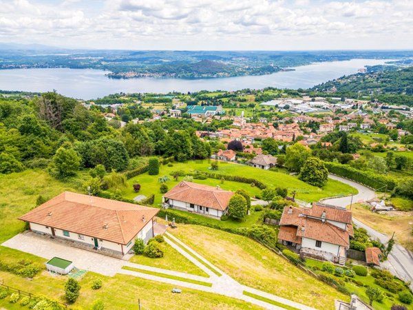 casa indipendente in vendita a Nebbiuno in zona Tapigliano