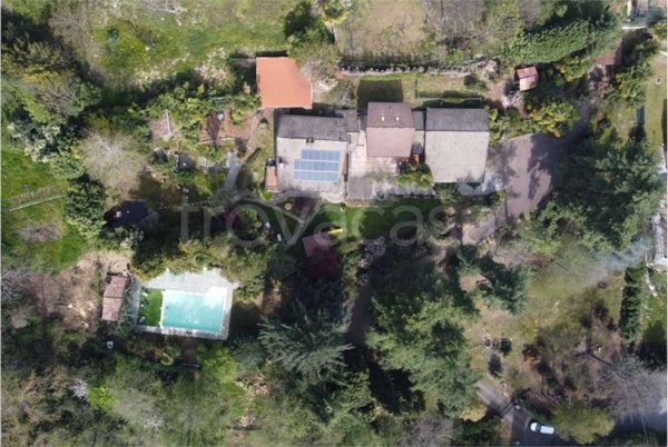 casa indipendente in vendita a Nebbiuno in zona Fosseno